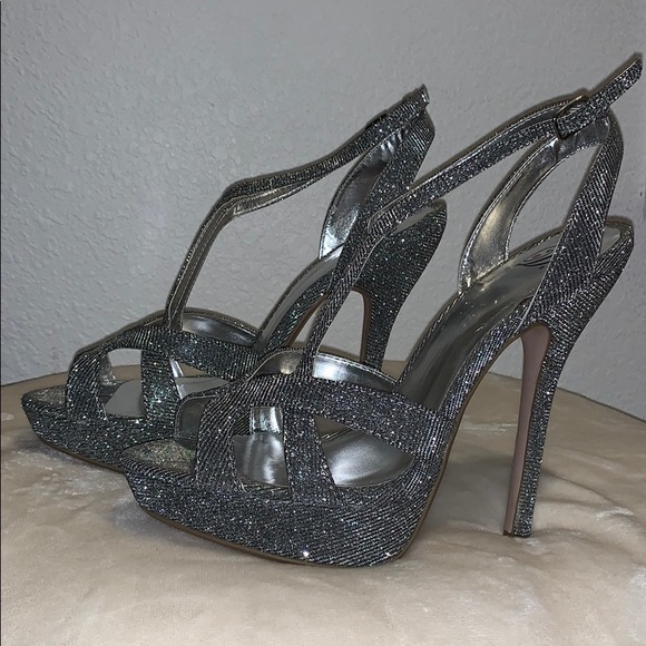 silver/black high heels - Picture 2 of 5